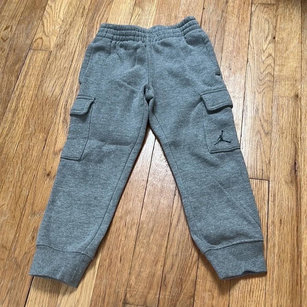 AIR Jordan Kid’s Gray Sweatpants Size S 4-5